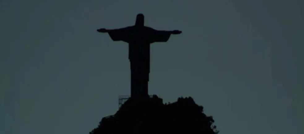 El Cristo Redentor tuvo las luces apagadas durante una hora. 