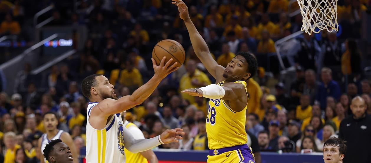 Stephen Curry fue pieza clave para la victoria de los Warriors. 