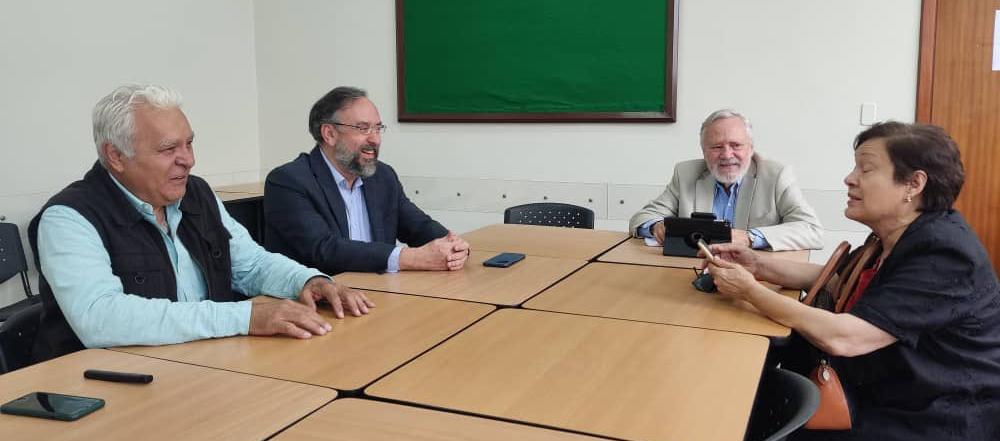 La Comisión Nacional de Primaria recibió este viernes al precandidato a la Elección Primaria Luis Balo Farías quien presentó sus propuestas para un plan de gobierno. 