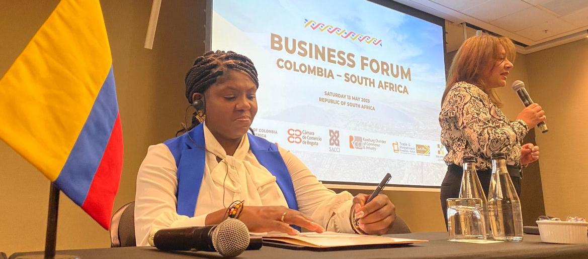 Francia Márquez participó en el Foro Económico y Comercial de Johannesburgo.