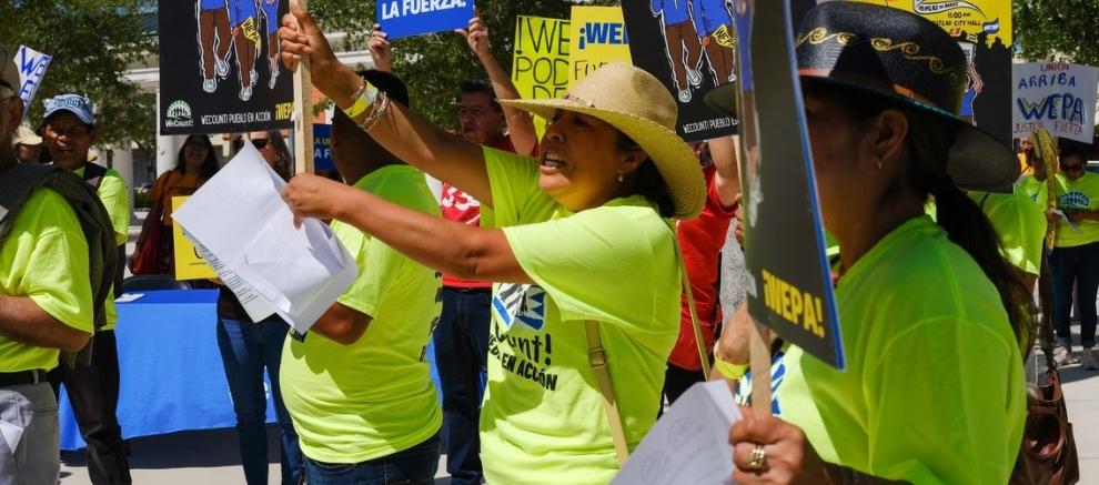 "Nuestra economía depende de los inmigrantes", escribieron en algunas pancartas