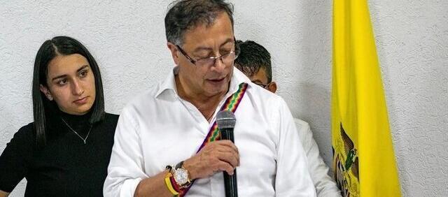 El Presidente Petro y su Jefa de Gabinete, Laura Sarabia.