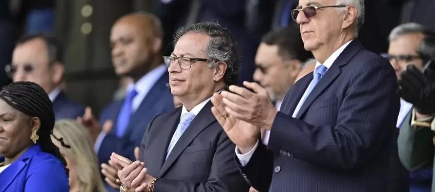 Presidente Gustavo Petro y el ministro de Defensa, Iván Velásquez.