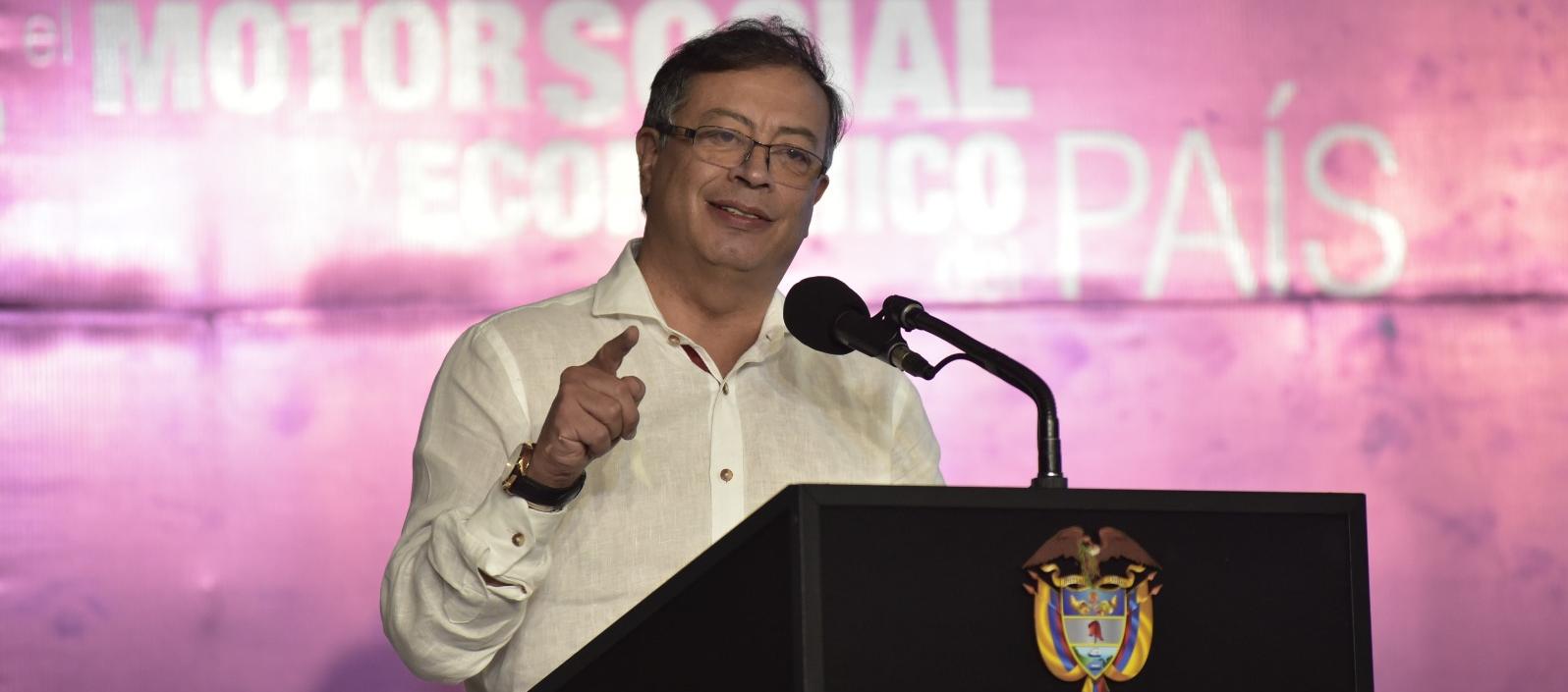 El mandatario hizo el anuncio a través de Twitter. 