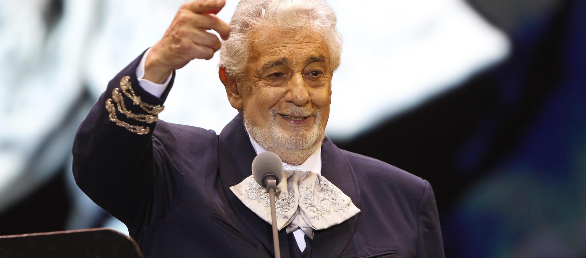 El tenor español en el concierto que ofreció en el coliseo cubierto de Envigado