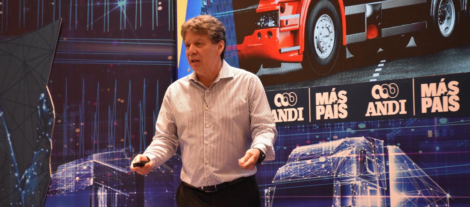 Bruce Mac Master, presidente de la Andi, en el Congreso de logística, zonas francas y puertos.