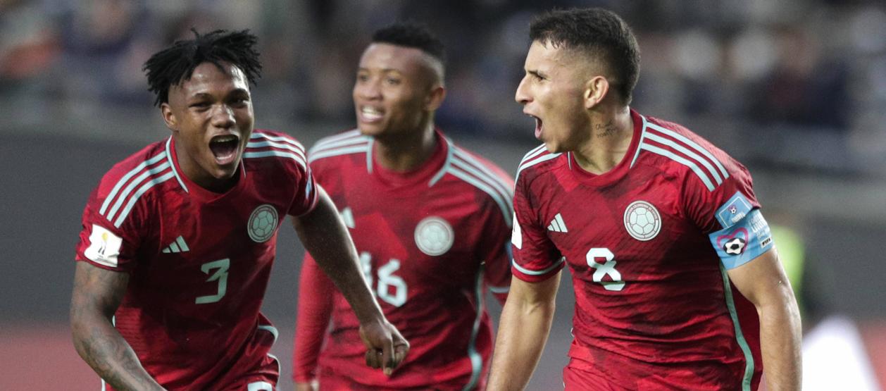 El capitán Gustavo Puerta festeja el gol que le dio el triunfo a Colombia.