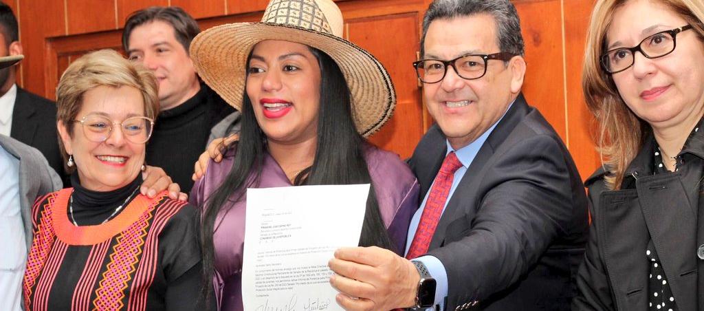 La ministra Gloria Ramírez, la senadora Marta Peralta y el presidente de Colpensiones, Jaime Dussán, en la Comisión Septima este martes