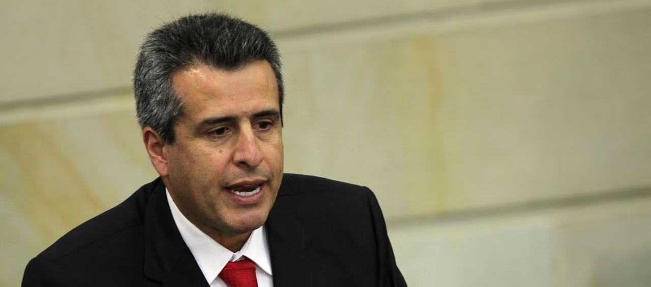 Ministro del Interior, Luis Fernando Velasco.