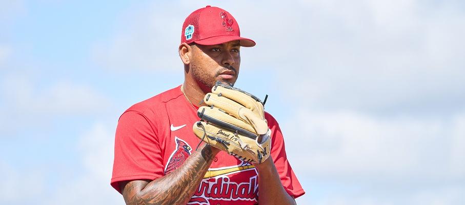 Guillermo Zúñiga reemplaza en el cuerpo de lanzadores de San Luis a Zack Johnson.