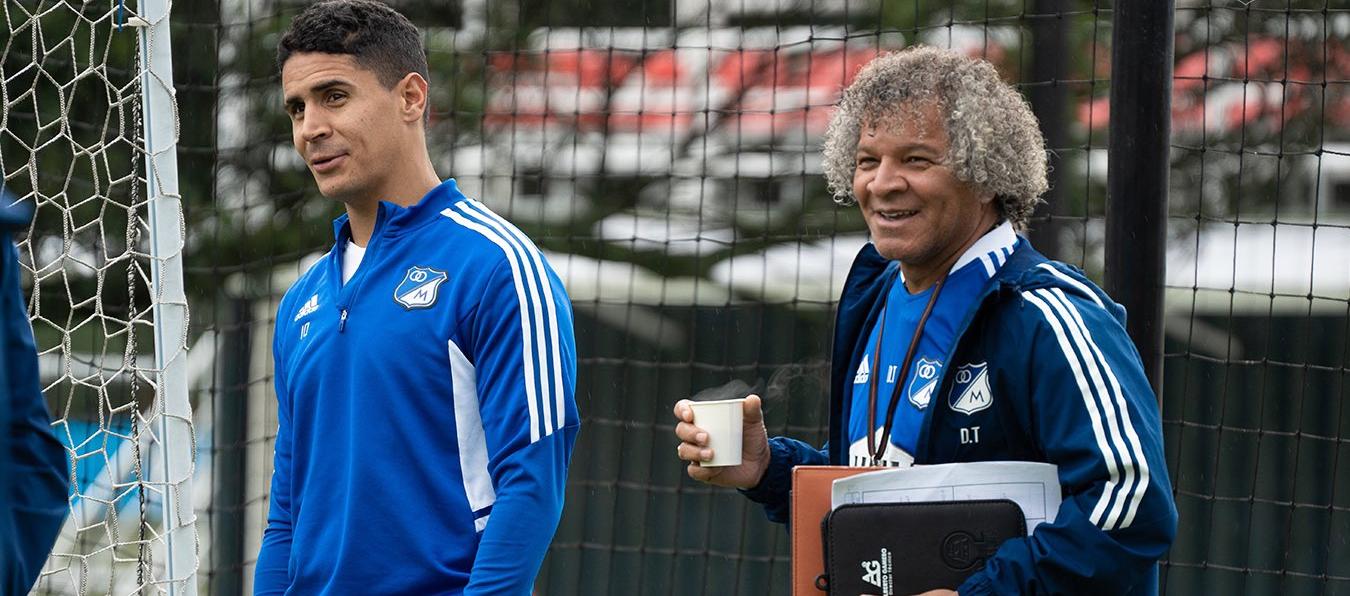 Daniel Cataño, mediocampista de Millonarios, y el técnico Alberto Gamero. 
