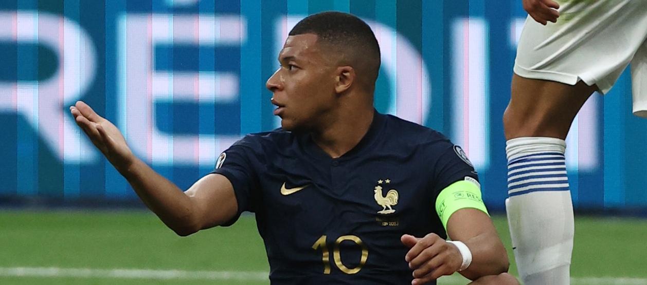Kylian Mbappé tiene contrato hasta junio de 2024 con el PSG 