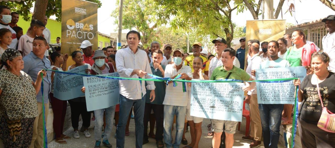 Inauguración de vía pavimentada en Villa Estadio. 