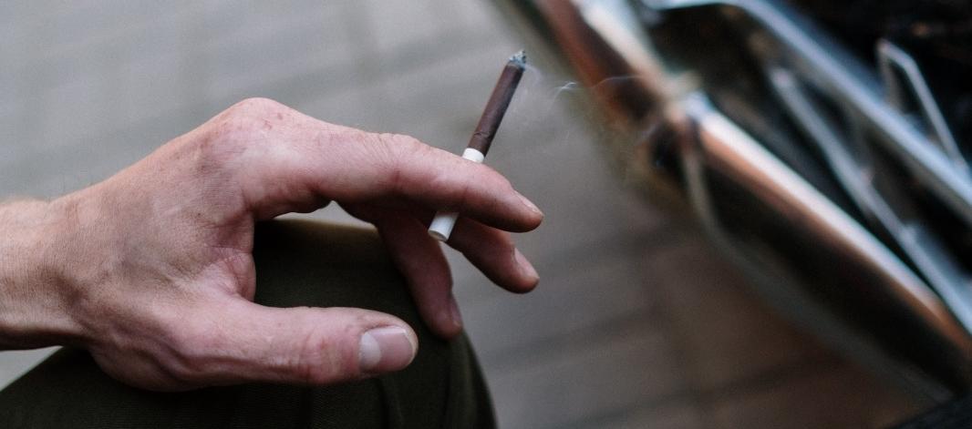 Etiquetarán cada cigarrillo incluido en las cajetillas.