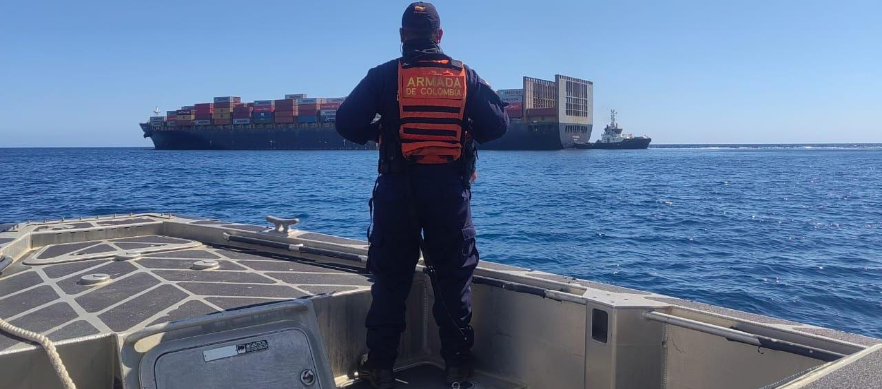 El buque a la deriva.