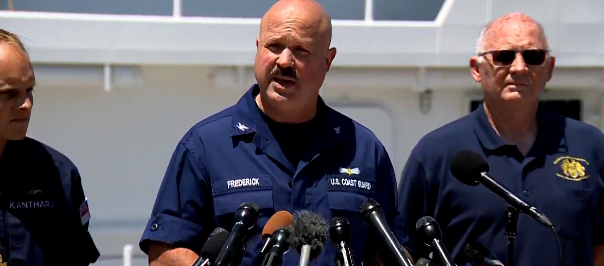 El capitán Jamie Frederick, de la Guardia Costera de EE.UU.
