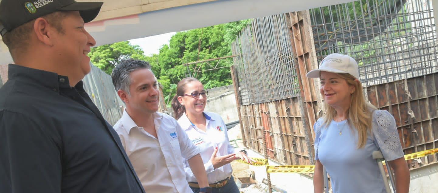 La Gobernadora inspeccionando obras en El Esfuerzo, Villa Anita y Villa Gladys.