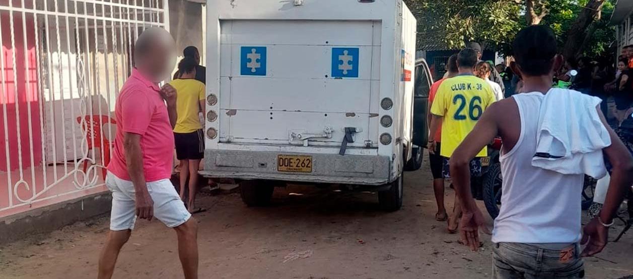 El CTI de la Fiscalía llegó al lugar de los hechos para realizar la inspección del cuerpo. 