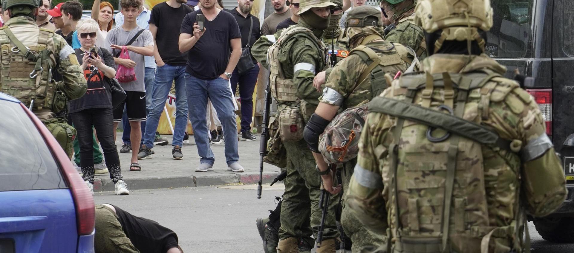 Mercenarios de Wagner este sábado en Rostov-(Rusia).