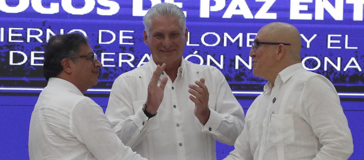 Gustavo Petro, Miguel Díaz-Canel y 'Antonio García'.