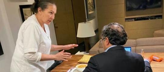 Marelbys Meza, la exniñera de Laura Sarabia, en una foto junto al Presidente Petro