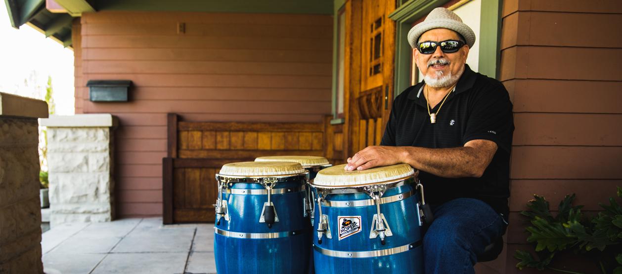 El músico Poncho Sánchez.