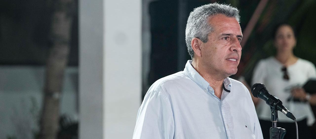 El Ministro del Interior, Luis Fernando Velasco.