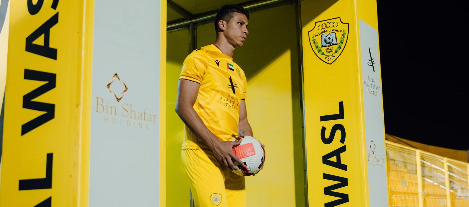 Alexis Pérez durante su presentación oficial con el Al Wasl.