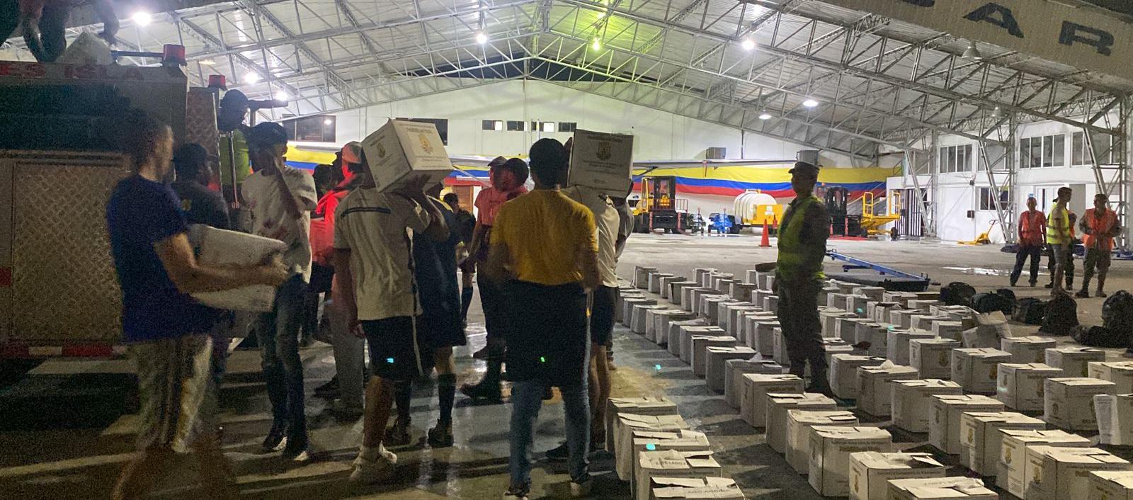 El avión de la Fuerza Aérea Colombiana llegó anoche a San Andrés