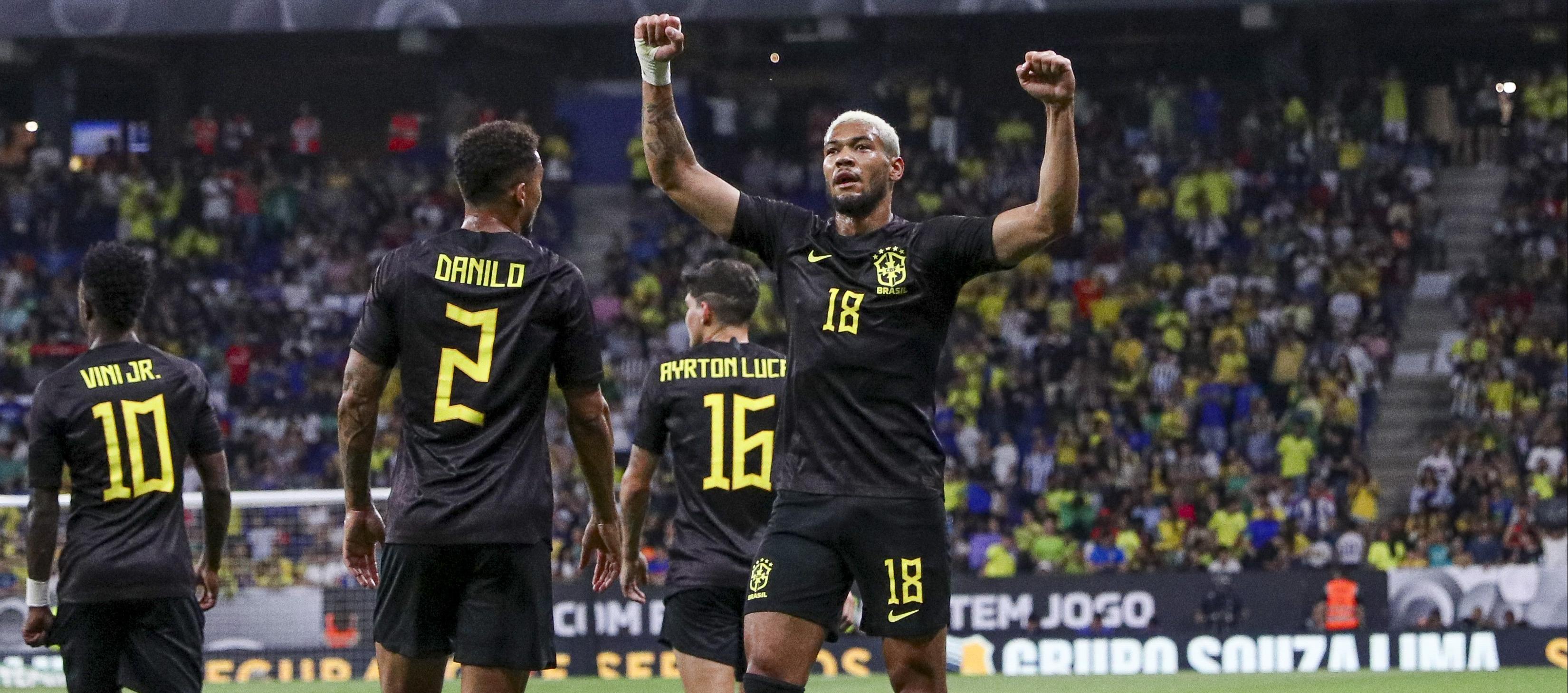 Joelinton (18) celebra el primer gol de Brasil ante Guinea. 