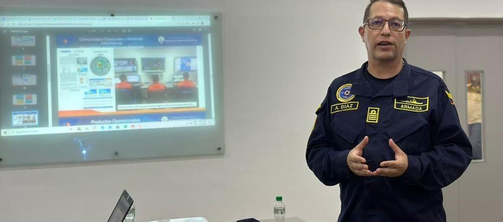 El Capitán de Navío Andrés Díaz, director CIOH de Dimar.