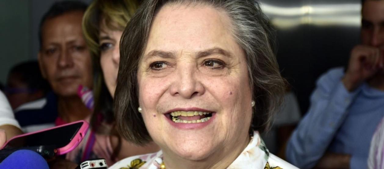 La senadora Clara López.