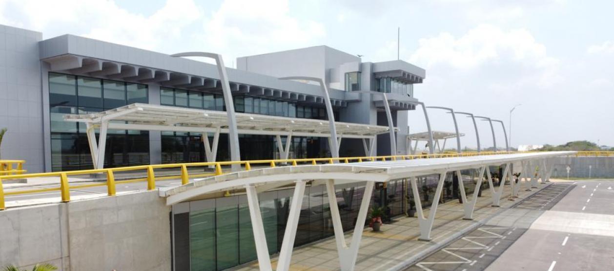 Fachada del aeropuerto Ernesto Cortissoz.