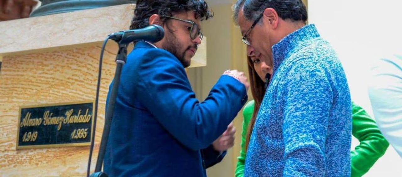 Germán Gómez, secretario para las Comunicaciones y Prensa de la Presidencia de la República, junto al Jefe de Estado, Gustavo Petro