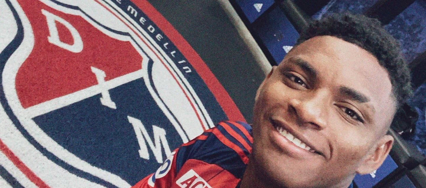Brayan León llega al Medellín en canje por Víctor Moreno, quien pasa al Junior.