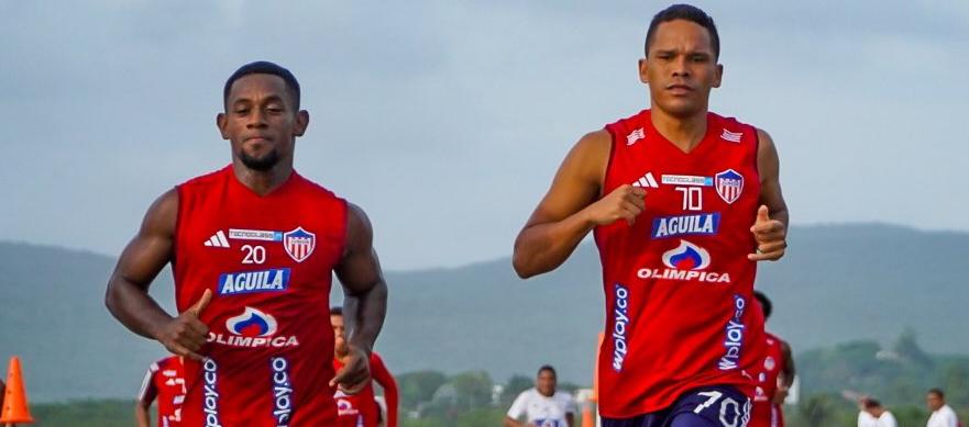 Pablo Rojas, única contratación confirmada, y Carlos Bacca, quien no tiene asegurada su continuidad.