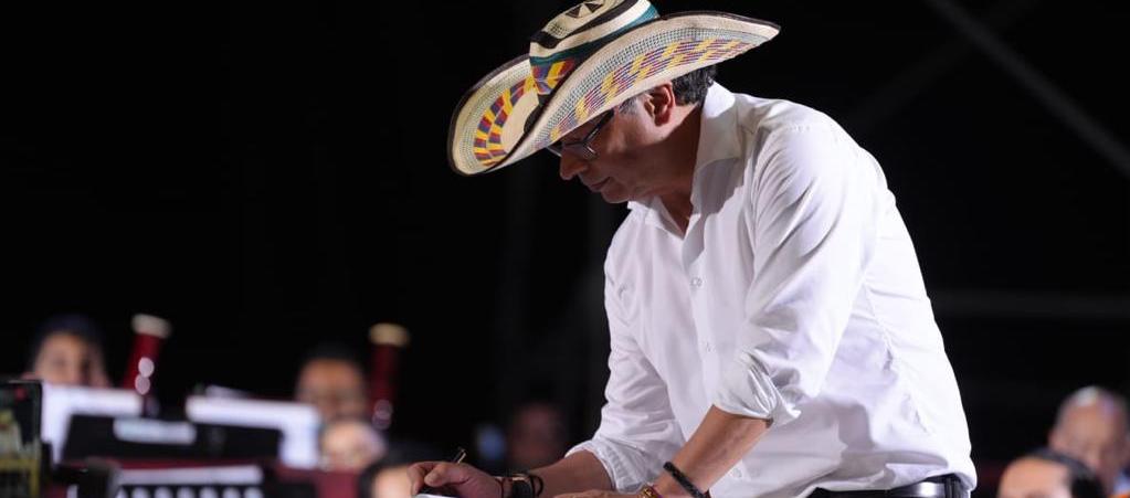 El Presidente Petro firmó en Riohacha los decretos del Ministerio de la Igualdad