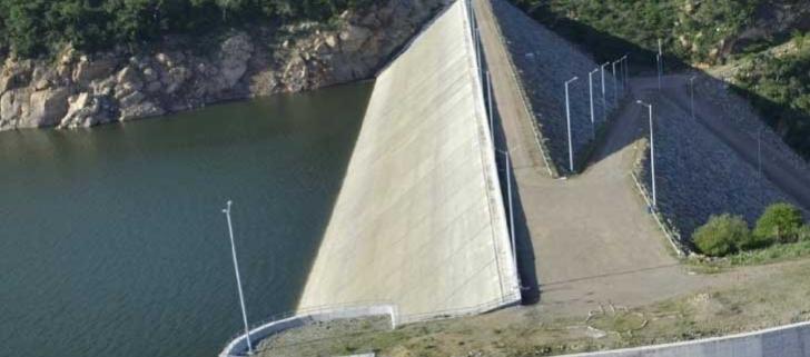 Represa inconclusa del río Ranchería.