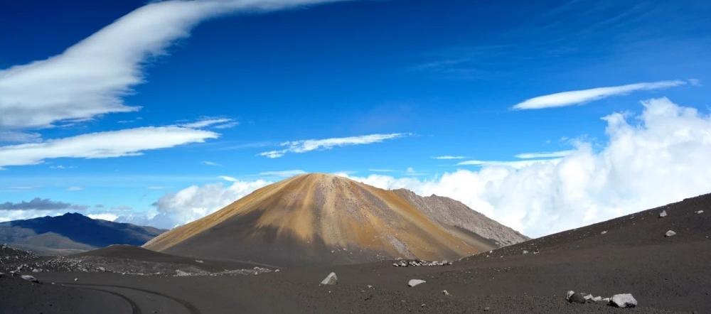 Volcán Nevado del Ruiz, imagen de referencia.