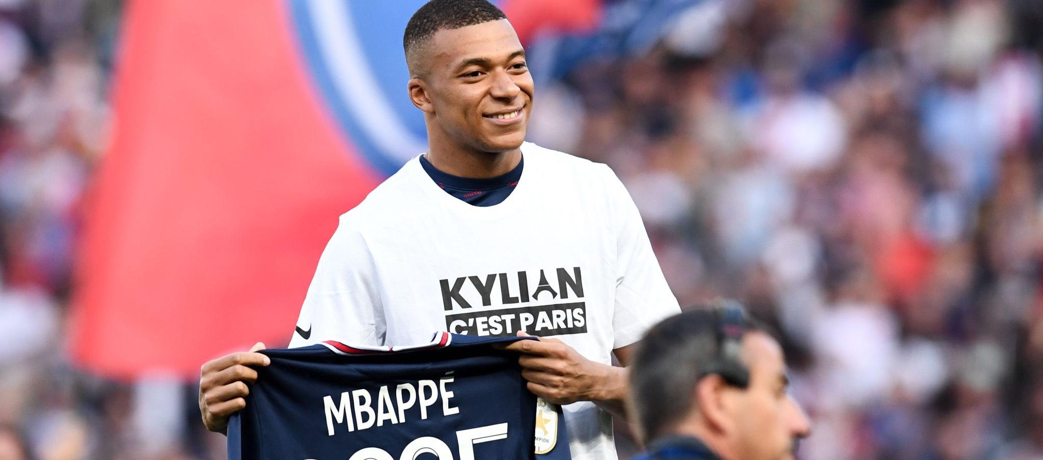 Kylian Mbappé tenía un opción para extender hasta 2025 su contrato con el PSG. 