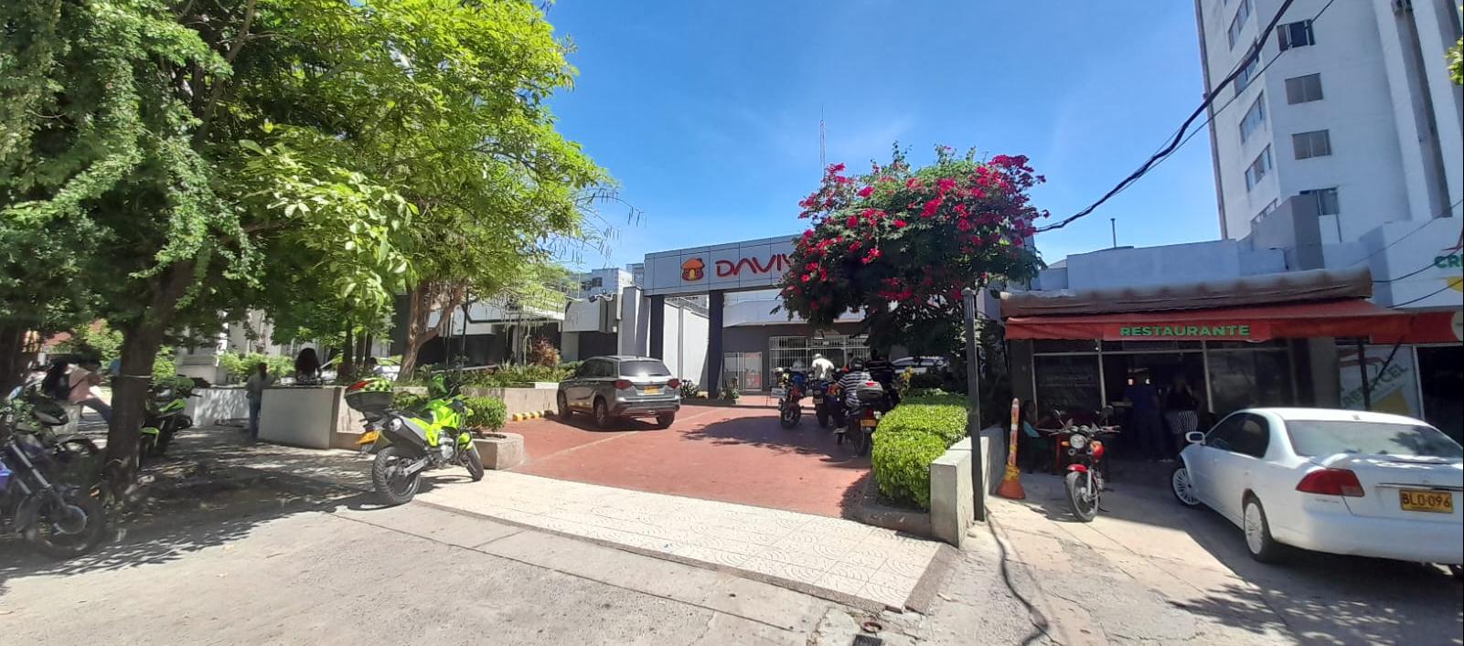 Sucursal de Davivienda asaltada este viernes.