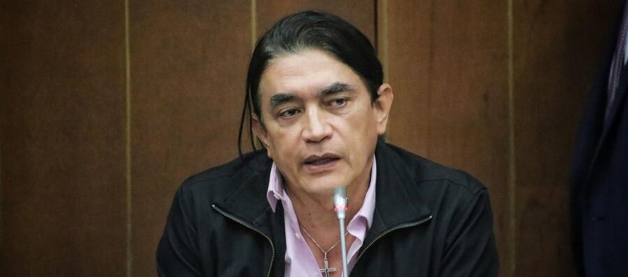 Exsenador Gustavo Bolívar.