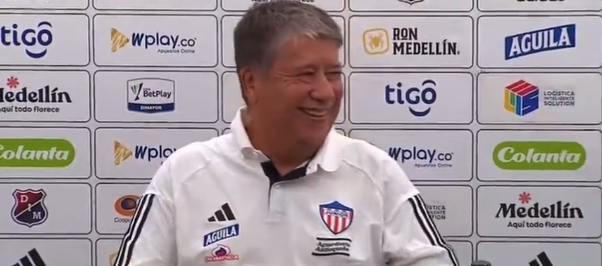 Hernán Darío Gómez en la rueda de prensa tras perder con el Medellín.