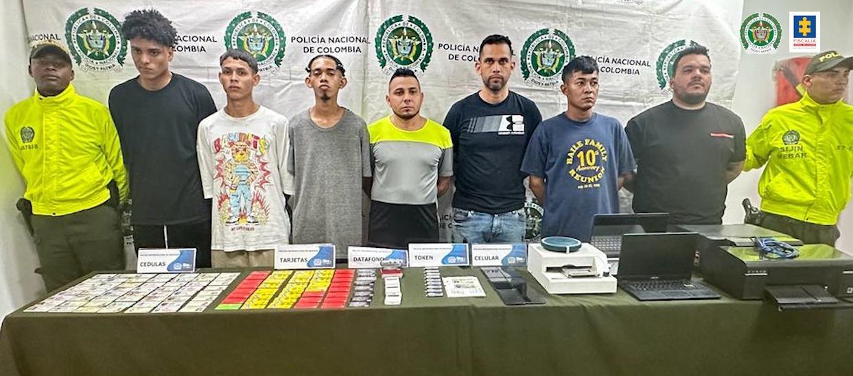 Los capturados por la Policía. 