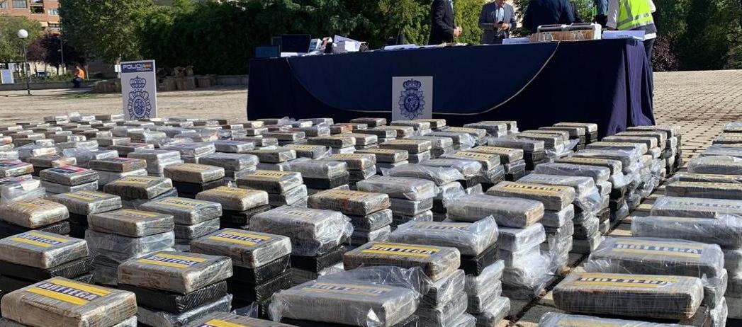 Foto referencia de paquetes de cocaína incautada. 