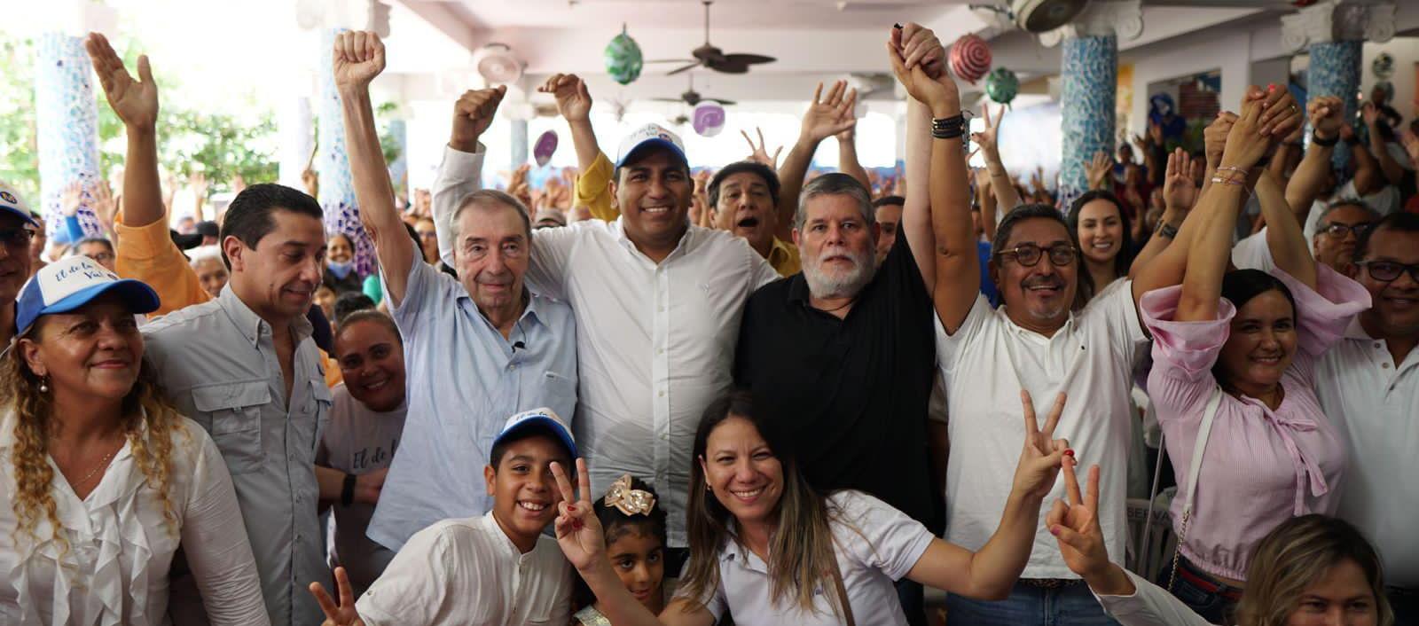 El ingeniero Edison Massa, recibiendo el aval de Cambio Radical.