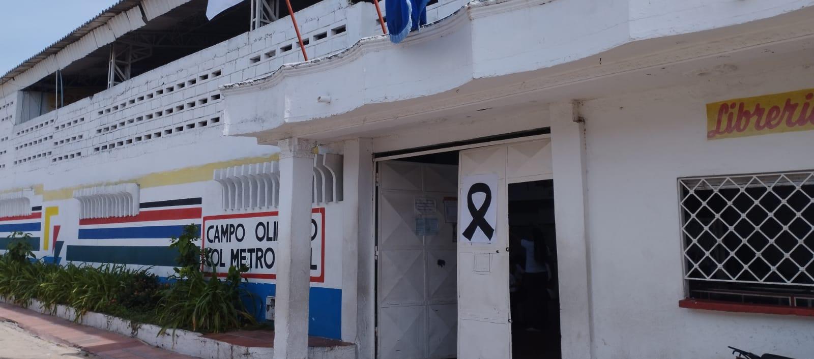 Fachada colegio Metropolitano de Soledad.