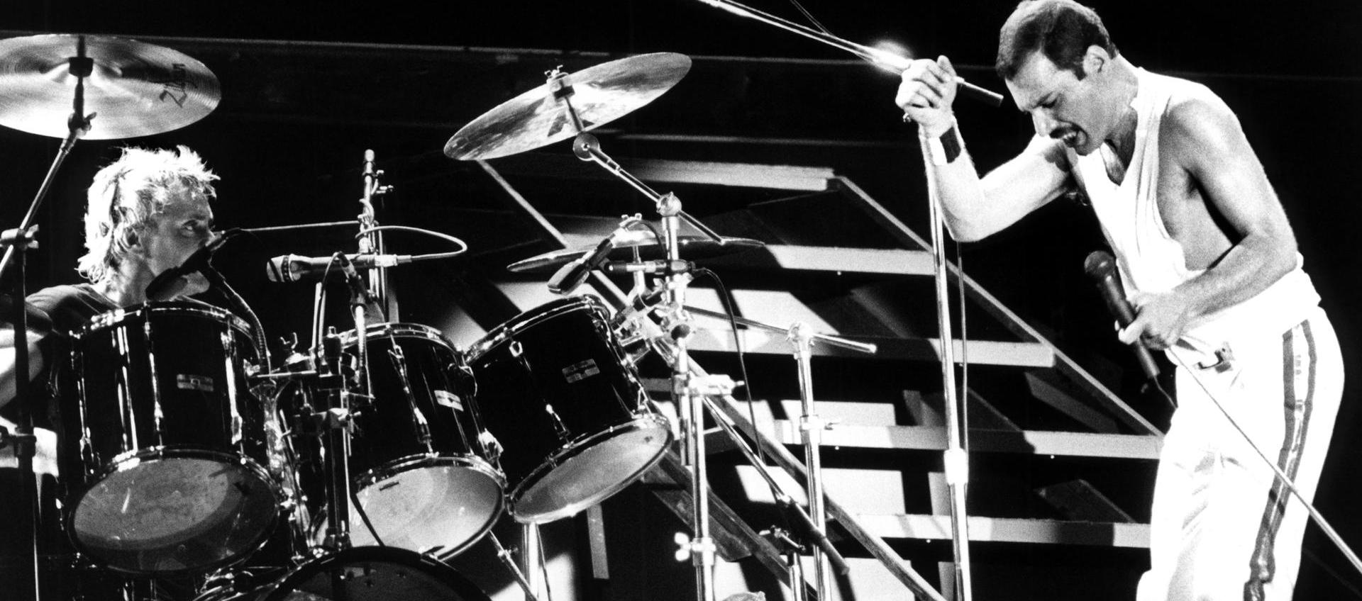 Freddie Mercury, líder del grupo británico Queen.