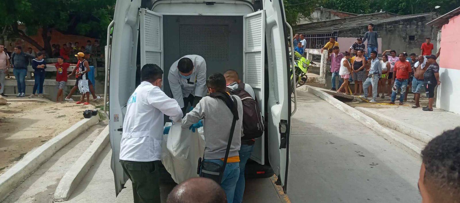 La Sijin se encargó de la inspección del cuerpo del albañil. 