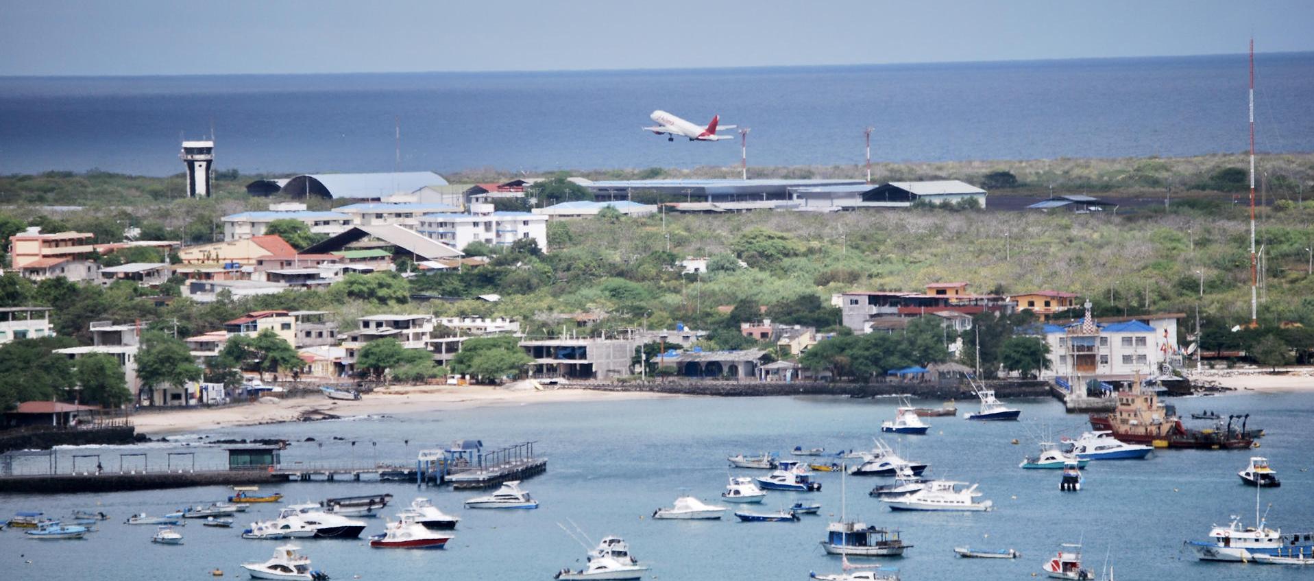 Puerto Baquerizo Moreno en la isla de San Cristóbal, en los Galápagos (Ecuador)